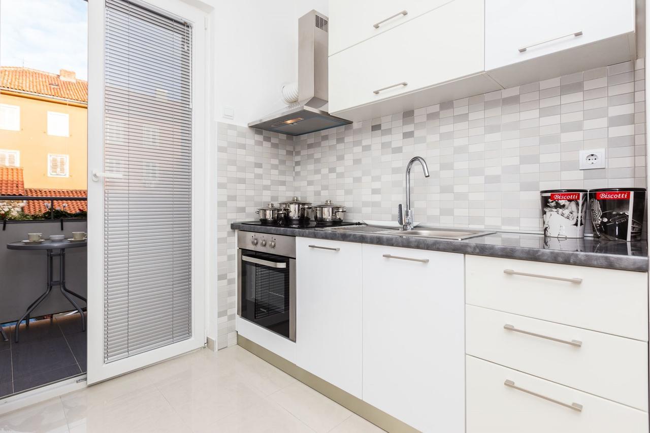 Fifi Apartment W. Parking In Old Town ซาดาร์ ภายนอก รูปภาพ